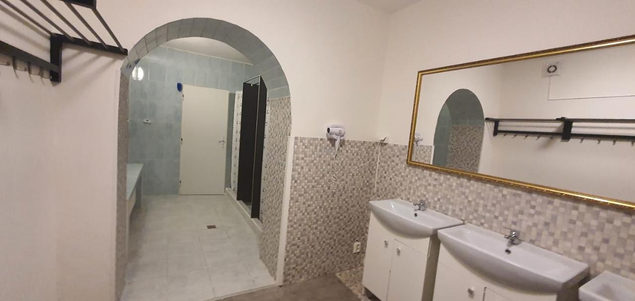 فندق M-Tourist براغ المظهر الخارجي الصورة
